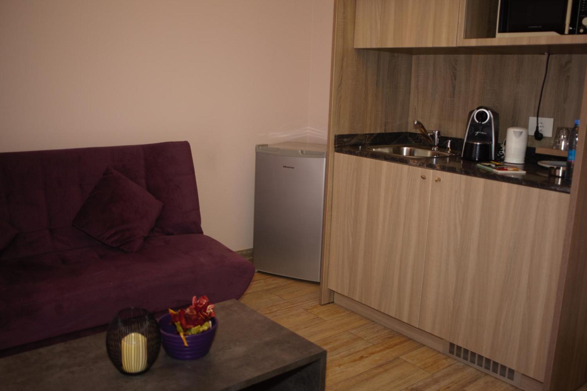 Hotello Guest Suites Dżunija Zewnętrze zdjęcie