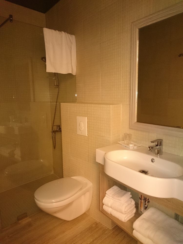 Hotello Guest Suites Dżunija Zewnętrze zdjęcie